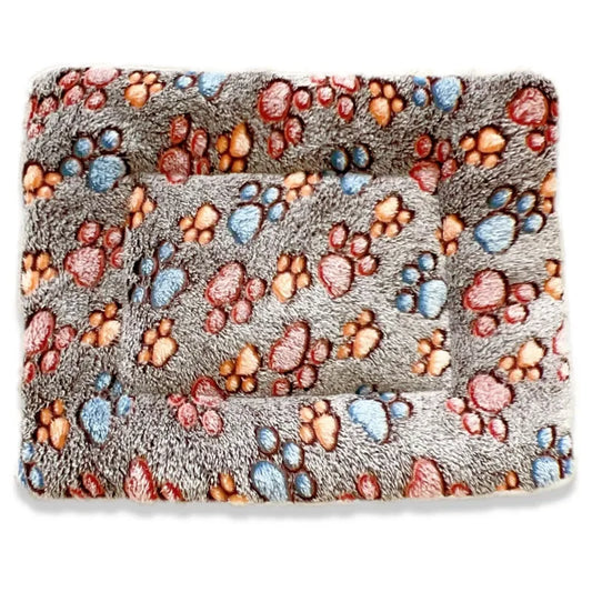Plush Pet Sleeping Mat – Washable Fleece Blanket with Bear Pattern